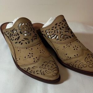 Veracruz Floral Krevo Mules in Taupe (new in original box)